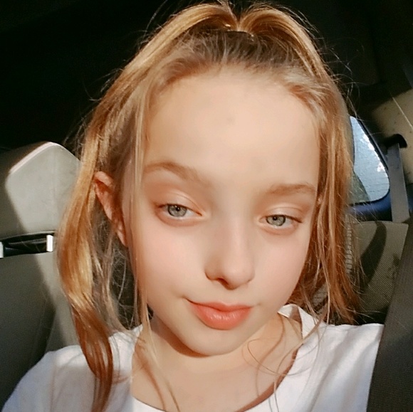 Meet your Posher, Brooke - Picture 1 of 1